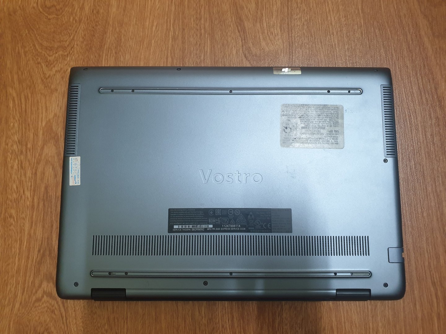 02. Dell v5490 i7 bot.jpg