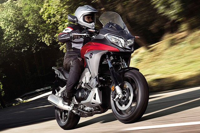 2015-honda-vfr800x-crossrunner-receives-multiple-updates_2-19a00.jpg