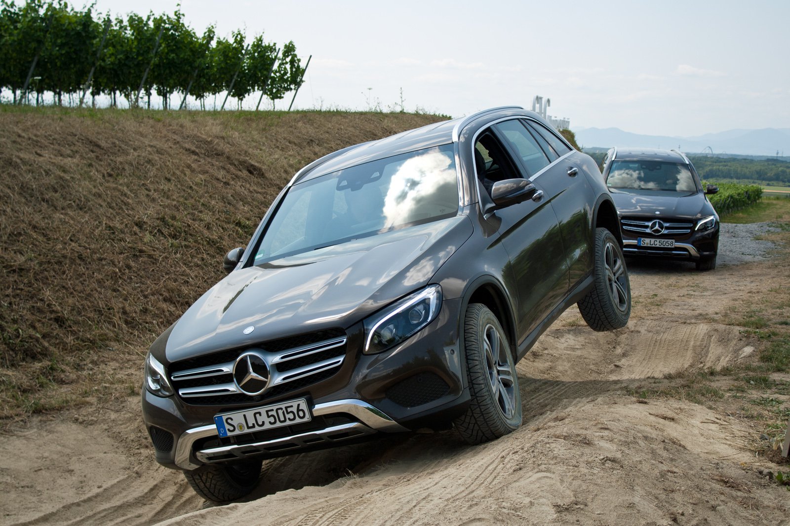 2016-Mercedes-GLC-18.jpg