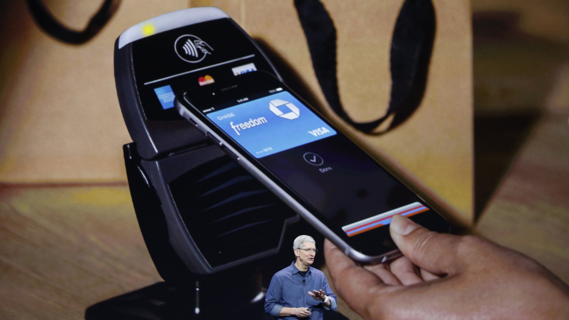 apple-pay-tim-cook.jpeg