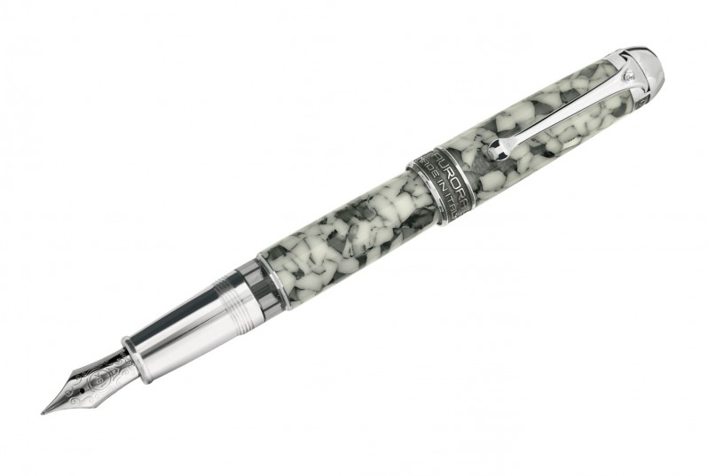 Aurora-Gaius-Julius-Caesar-fountain-pen-798x537.jpg