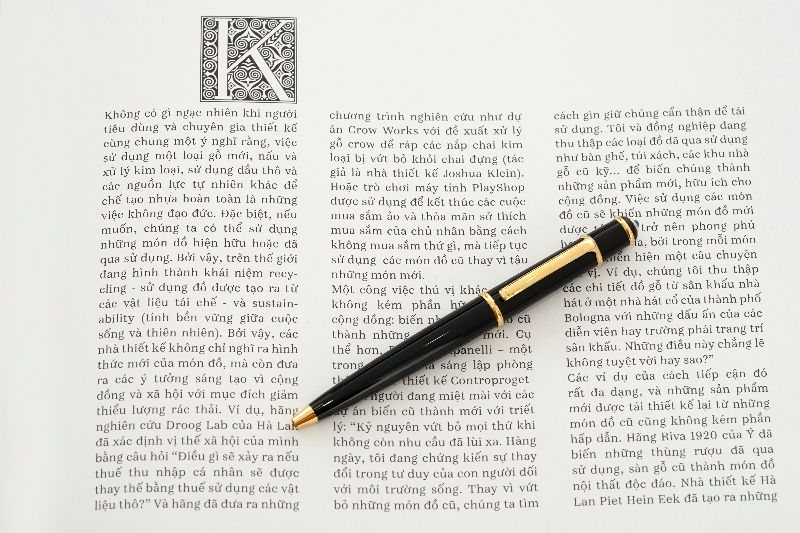 Cartier-Diabolo-Gold-Coate-Ballpoint-pen-1.jpg