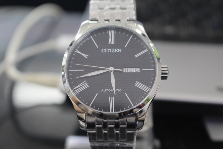 Dong-ho-co-Citizen-nam-NH8350-59E.JPG