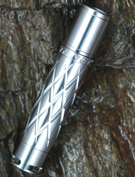 EDC-Titanium-Flashlight-4.jpg