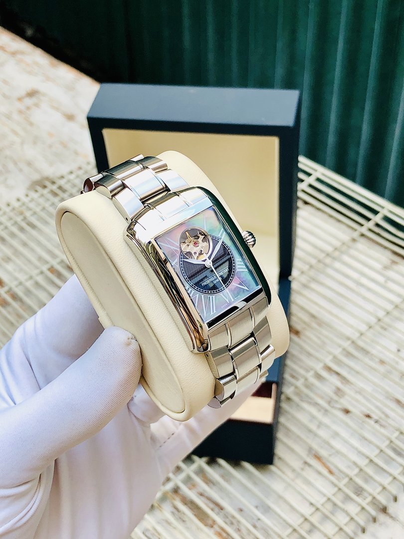 Frederique-Constant-Mop-Tien-Thanh-Time247 (4).JPG