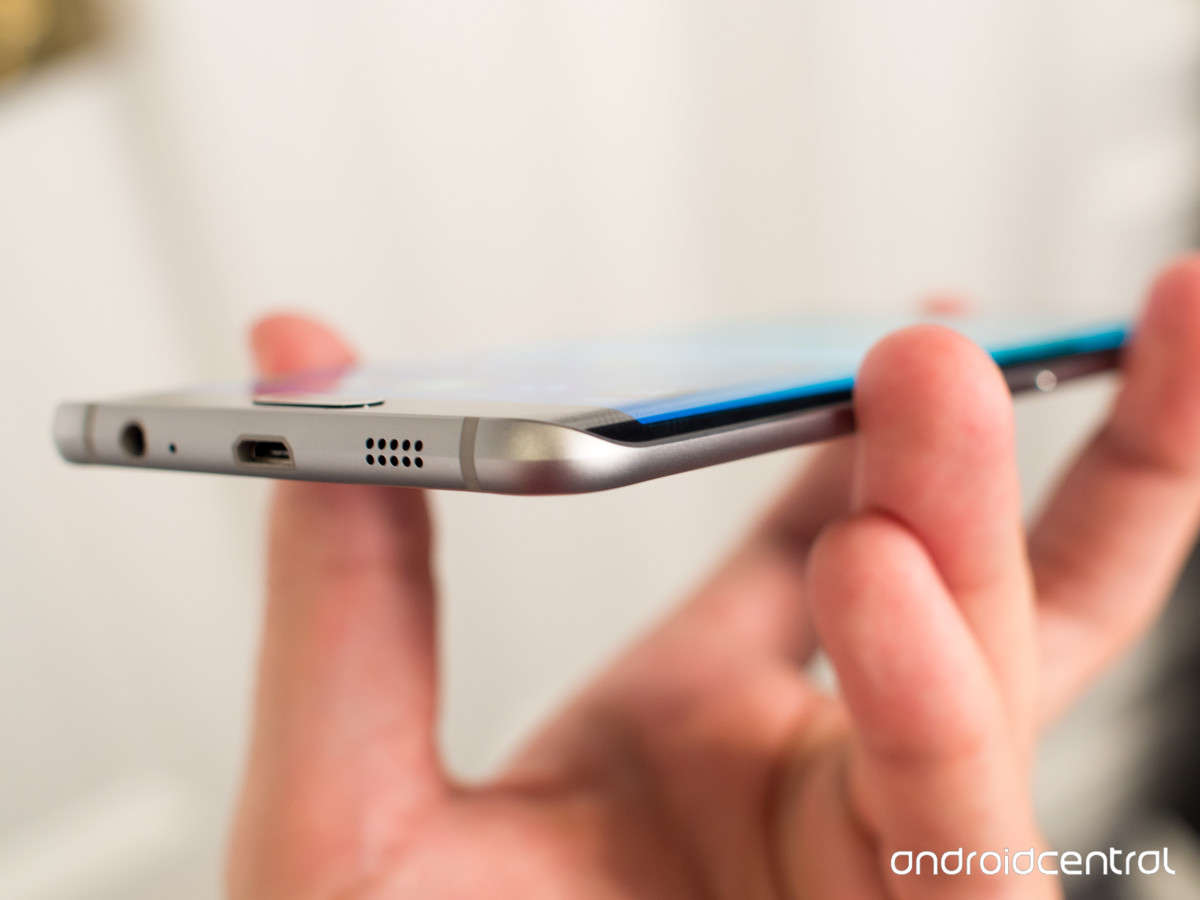 galaxy-s6-edge-plus-bottom-edge-right.jpg