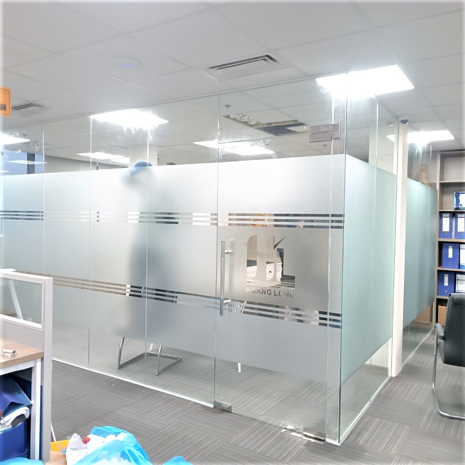 làm vách kính quận 2.jpg