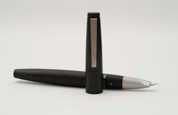 Lamy-2000-Matte-Black-3.jpg