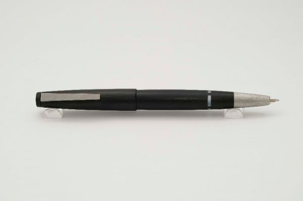 Lamy-2000-Matte-Black-8.jpg