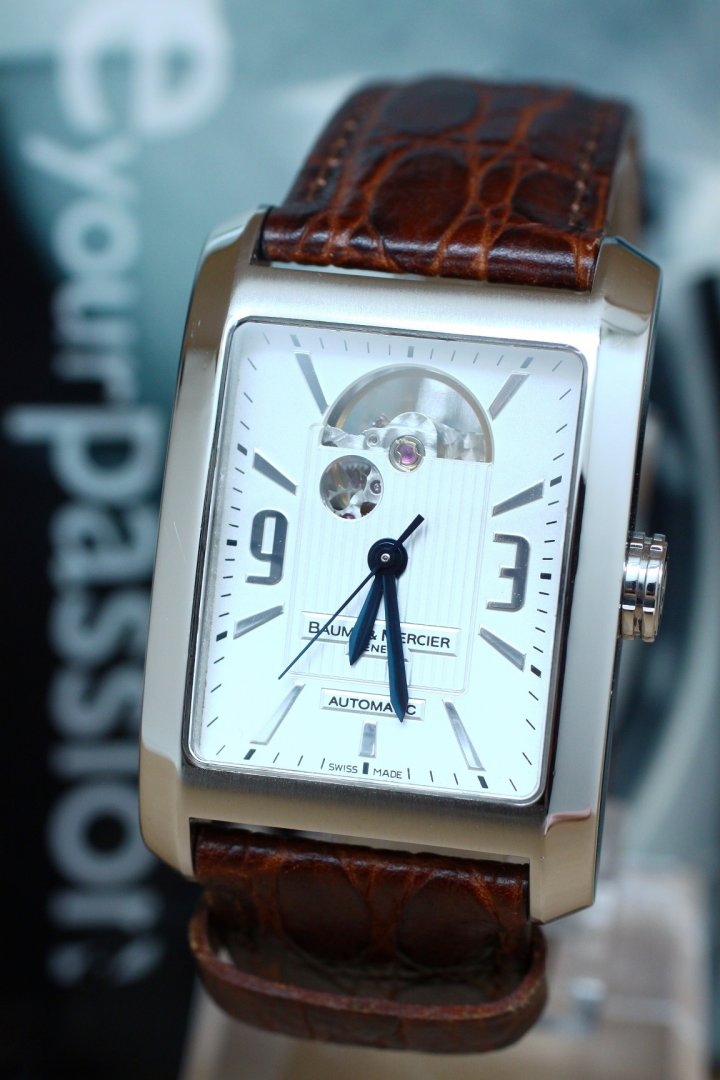 LUN49-Baume-Mercier-Hampton-Classic-XL-1.jpg