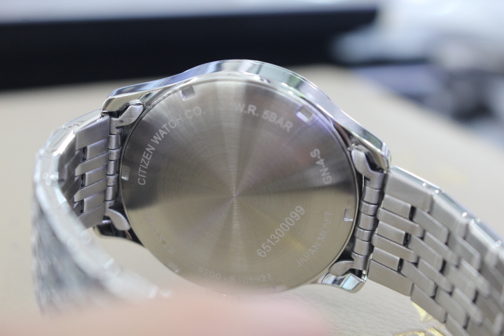 Mat-sau-dong-ho-co-Citizen-nam-NH8350-59E.JPG