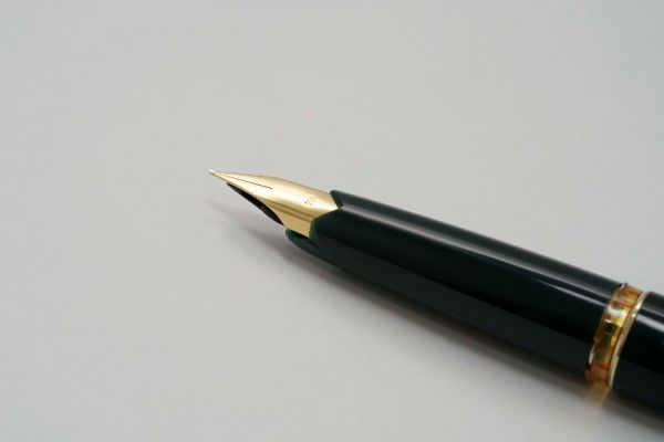 Montblanc-121-Deep-Green-7.jpg