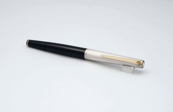Montblanc-126-Black-Resin-Sterling-Silver-Cap-Piston-Filler-7.jpg
