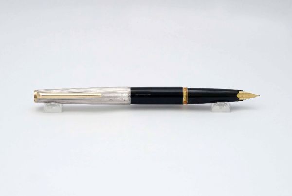 Montblanc-126-Black-Resin-Sterling-Silver-Cap-Piston-Filler-8.jpg