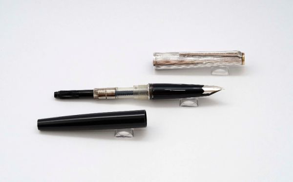 Montblanc-1266-Sterling-Silver-Cap-Black-Body-3.jpg