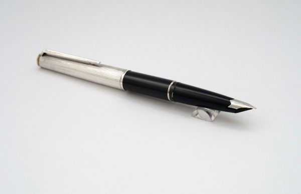 Montblanc-1266-Sterling-Silver-Cap-Black-Body-5.jpg