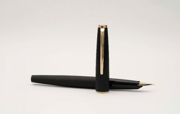 Montblanc-220-Classic-Matte-Black-2.jpg