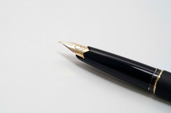 Montblanc-220-Classic-Matte-Black-6.jpg