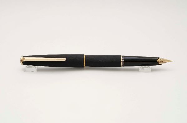 Montblanc-220-Classic-Matte-Black-8.jpg