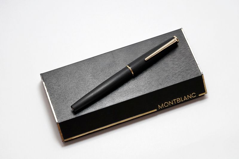 Montblanc-220-Matte-Black-1.jpg