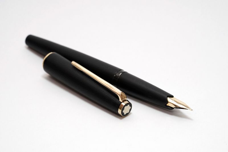 Montblanc-220-Matte-Black-3.jpg