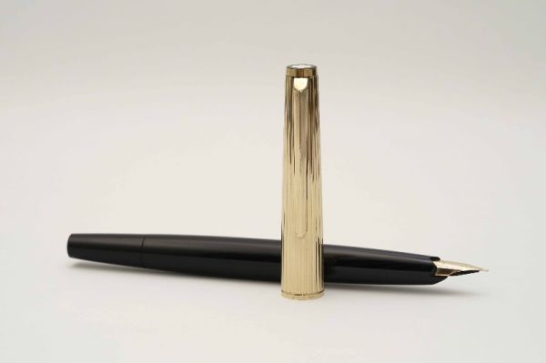 Montblanc-227-Rolled-Gold-Piston-Filler-2.jpg