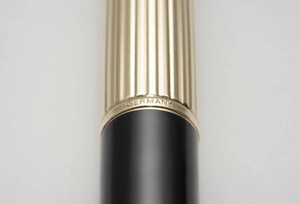 Montblanc-227-Rolled-Gold-Piston-Filler-6.jpg