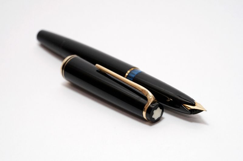 Montblanc-24-Basic-Black-2.jpg