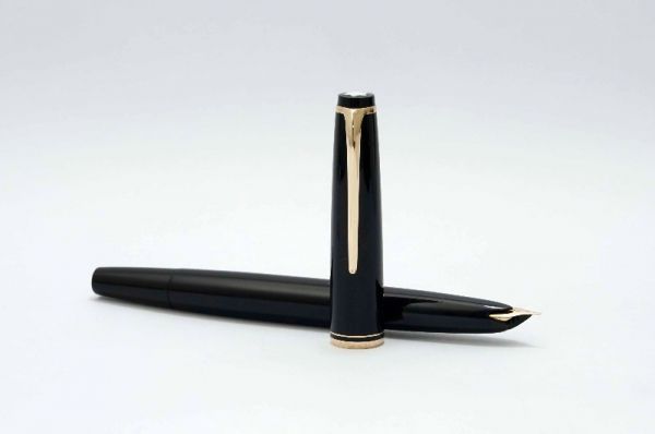Montblanc-24-Black-Resin-Piston-Filler-2.jpg
