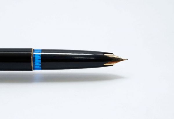 Montblanc-24-Black-Resin-Piston-Filler-5.jpg
