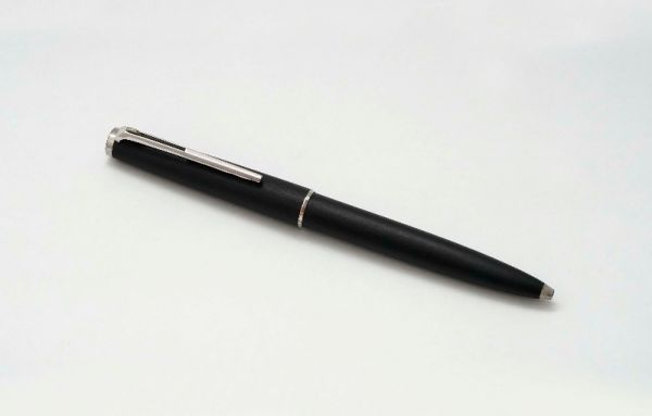 Montblanc-280-Classic-Matte-Black-Ballpoint-Pen-2.jpg
