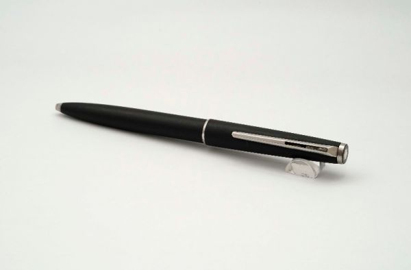 Montblanc-280-Classic-Matte-Black-Ballpoint-Pen-4.jpg