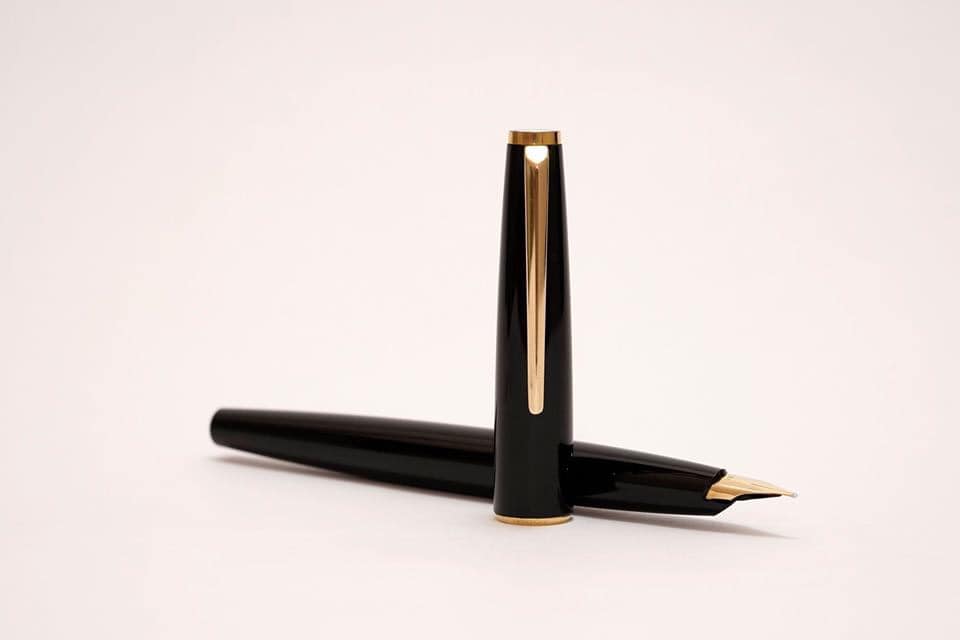 Montblanc-320-Classic-Fountainpen-2.jpg