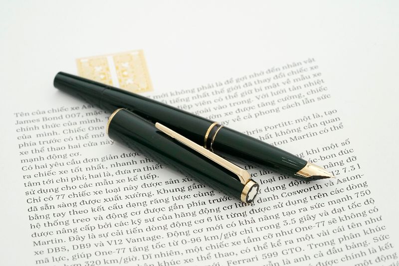 Montblanc-320-Dark-Green-1.jpg