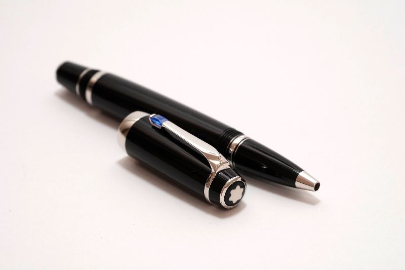 Montblanc-Boheme-Bleu-Sapphire-Stone-3.jpg
