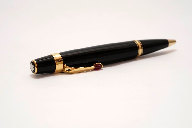 Montblanc-Boheme-Rouge-Stone-BP-4.jpg