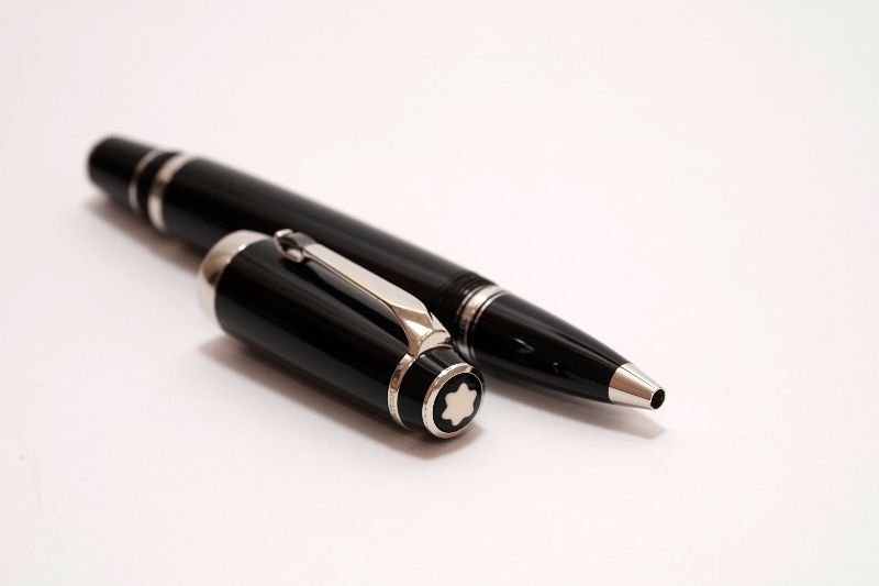 Montblanc-Boheme-With-Synthetic-Onyx-Noir-Stone-RB-2.jpg