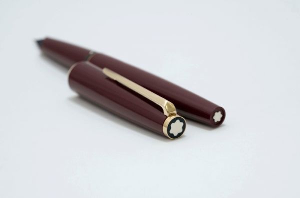 Montblanc-Classic-320-Bordeaux-6.jpg
