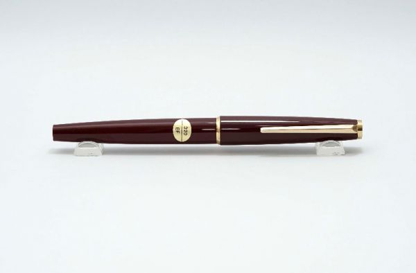 Montblanc-Classic-320-Bordeaux-8.jpg