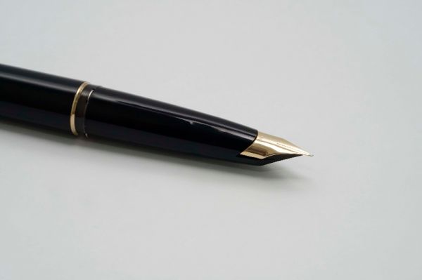 Montblanc-Classic-Black-Resin-4.jpg
