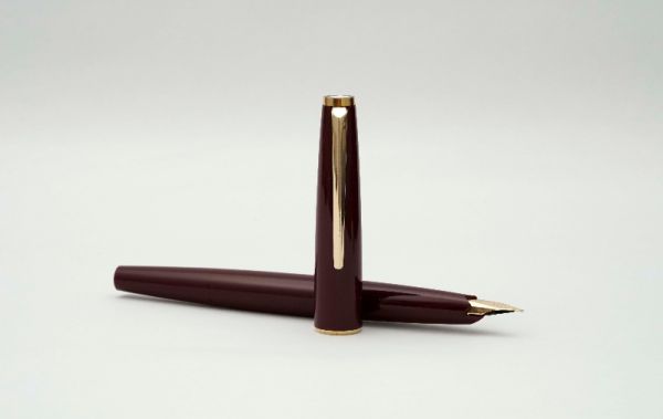 Montblanc-Classic-Burgundy-2.jpg