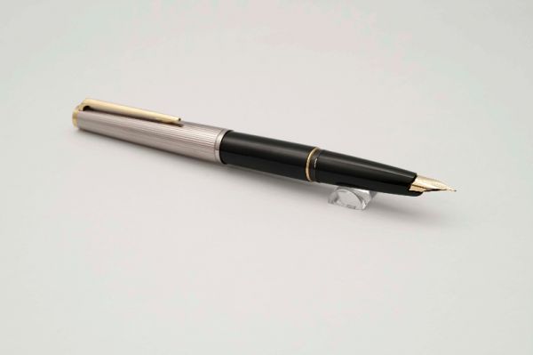 Montblanc-Classic-Gloss-Black-Silver-Plated-Pinstripe-Cap-10.jpg