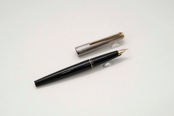 Montblanc-Classic-Gloss-Black-Silver-Plated-Pinstripe-Cap-4.jpg