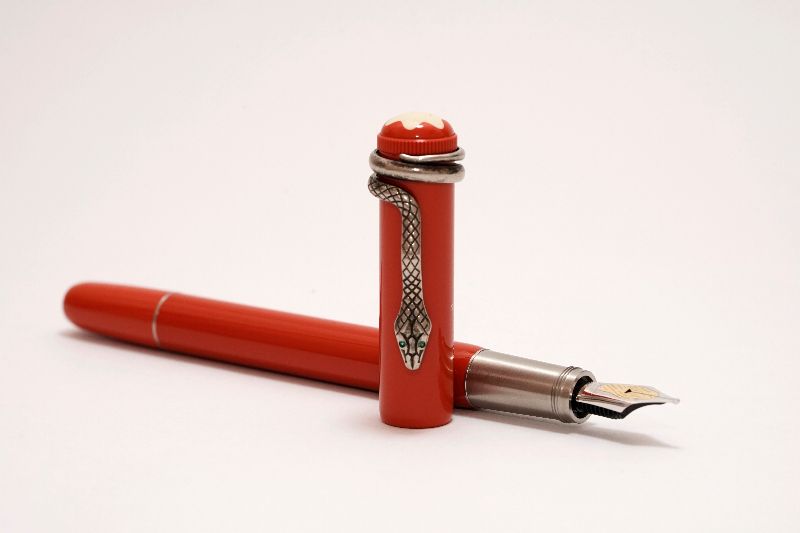 Montblanc-Heritage-Collection-Rouge-et-Noir-Special-Edition-Coral-4.jpg