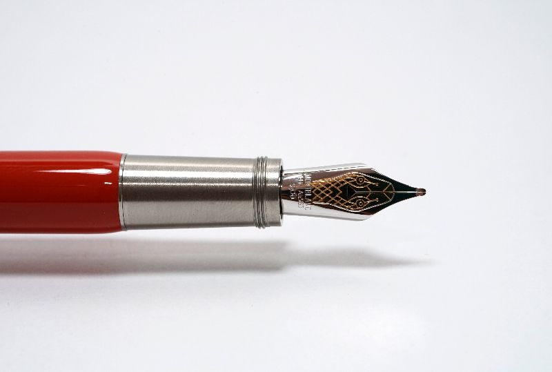 Montblanc-Heritage-Collection-Rouge-et-Noir-Special-Edition-Coral-5.jpg