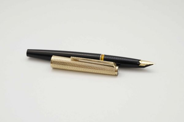 Montblanc-Masterpiece-124-Gold-Black-3.jpg
