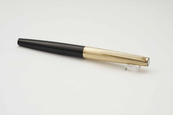 Montblanc-Masterpiece-124-Gold-Black-7.jpg