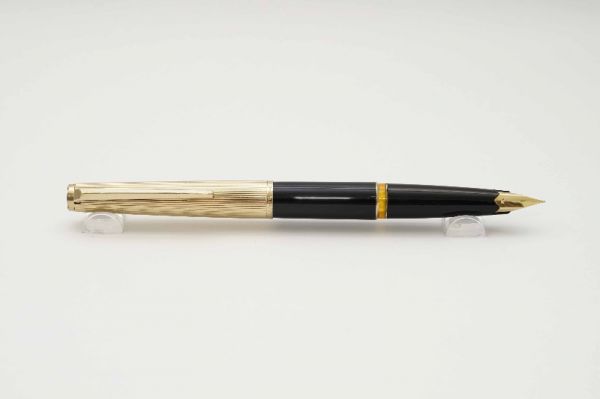 Montblanc-Masterpiece-124-Gold-Black-8.jpg