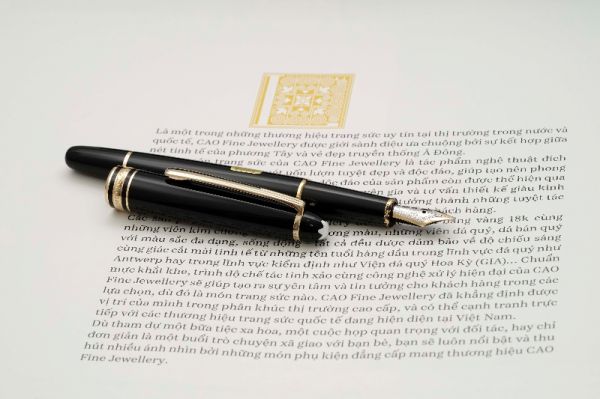 Montblanc-Meisterstuck-144-Classic-Black-Resin-1.jpg
