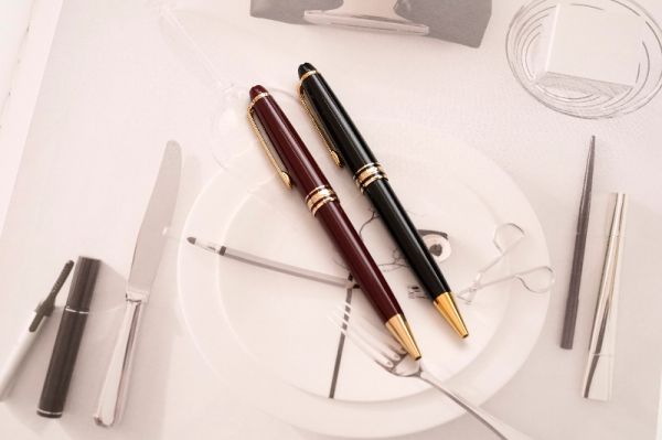 Montblanc-Meisterstuck-144-Classic-Black-Resin-1.jpg